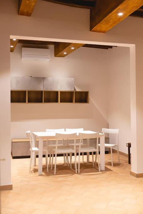 Cozy And Charmin 3Br Apartment Steps By Duomo Florencia Exterior foto