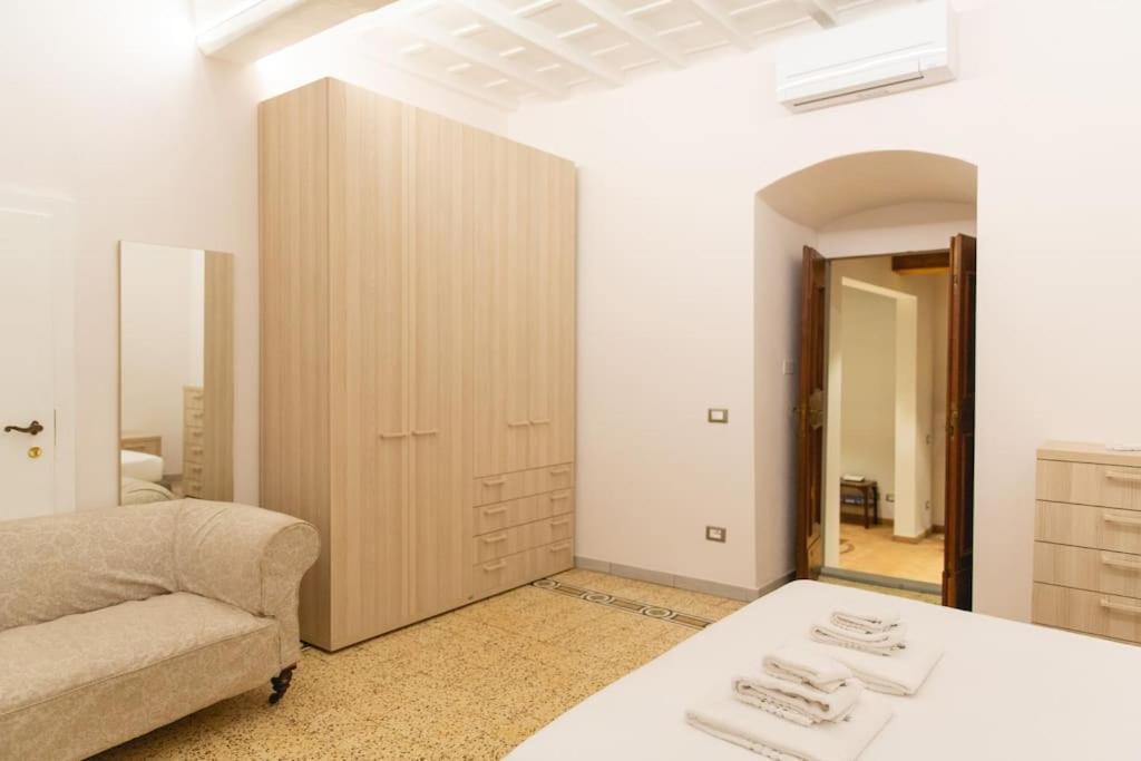 Cozy And Charmin 3Br Apartment Steps By Duomo Florencia Exterior foto