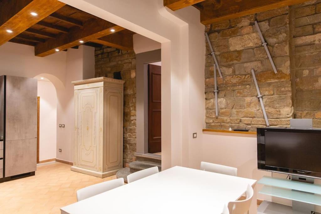 Cozy And Charmin 3Br Apartment Steps By Duomo Florencia Exterior foto
