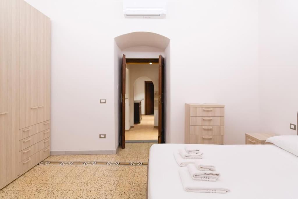 Cozy And Charmin 3Br Apartment Steps By Duomo Florencia Exterior foto