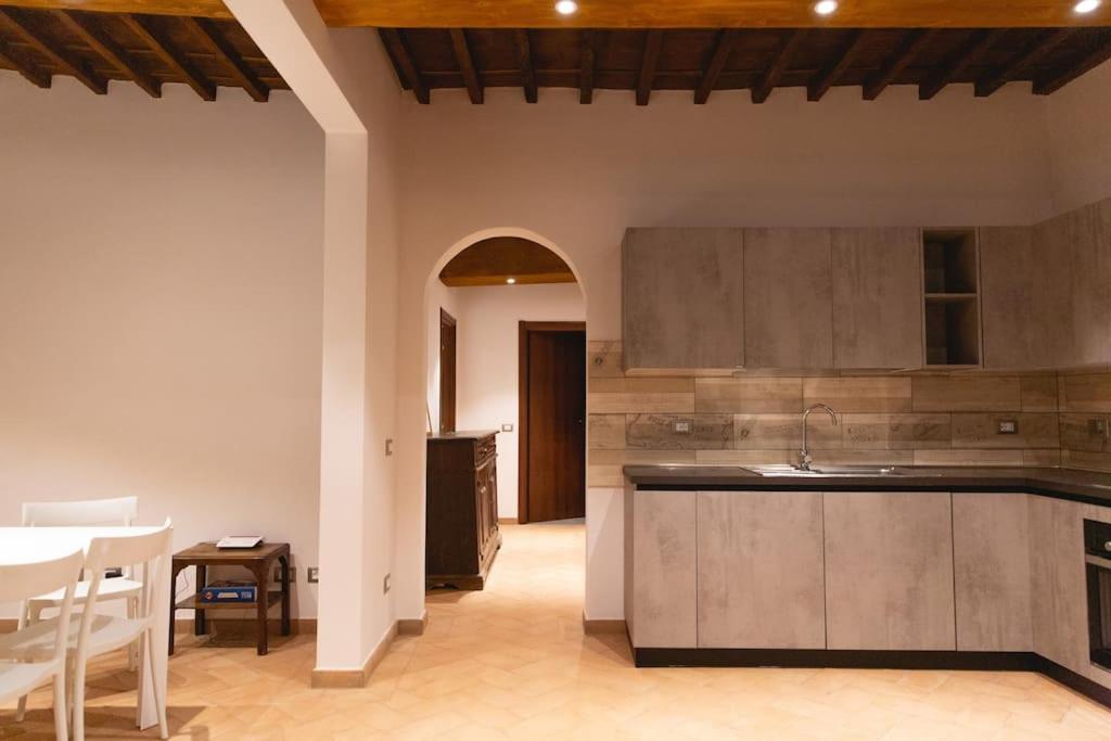 Cozy And Charmin 3Br Apartment Steps By Duomo Florencia Exterior foto